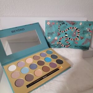 King Snake 18 Shades Beyond Eyeshadow Palette with Mirror